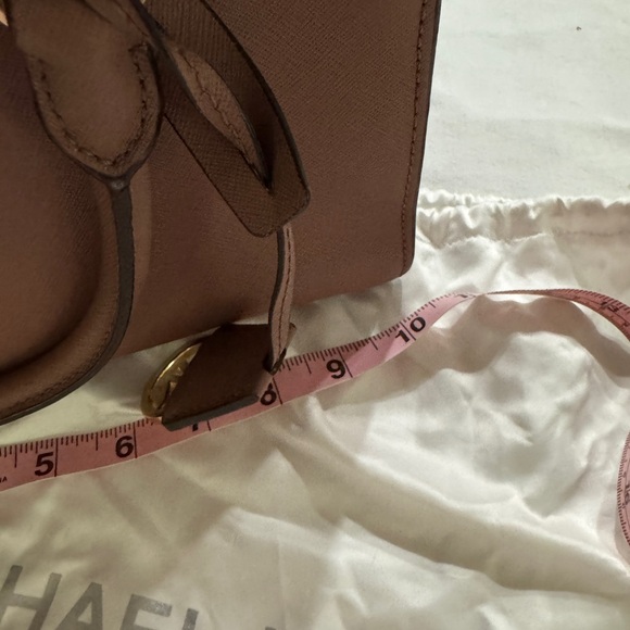 Michael Kors small satchel handbag - EUC - with dust bag - Picture 3 of 7